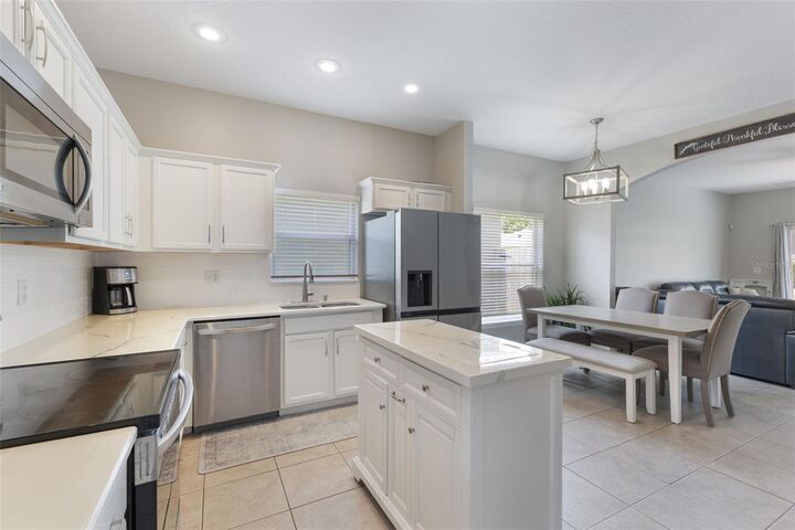 Property Photo: 328 Appaloosa Court FL 32773