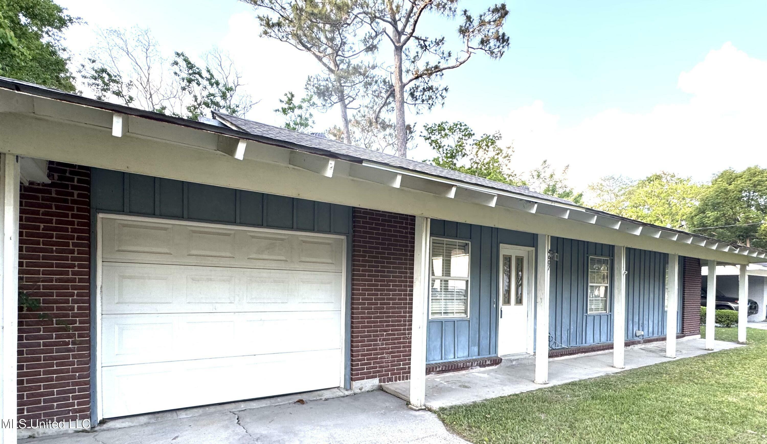 Property Photo: 4607 Seminole Avenue MS 39581