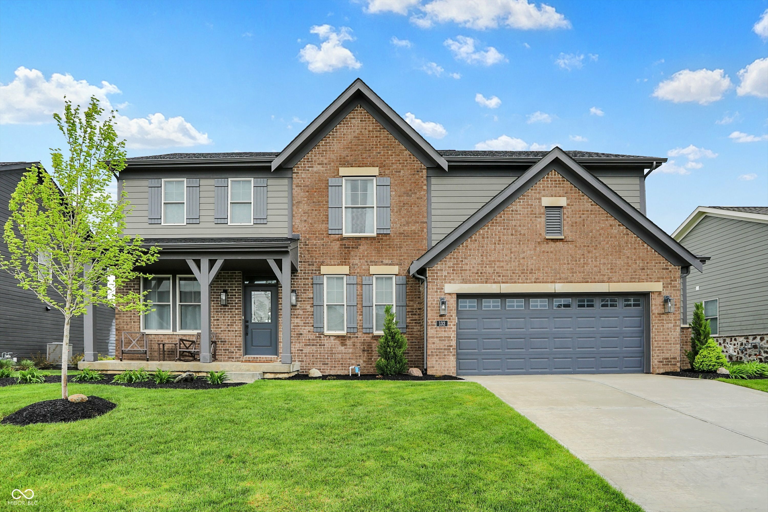 Property Photo: 132 Oakhurst Way IN 46074