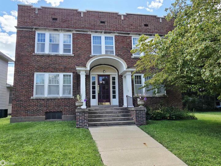 Property Photo:  718 Avenue E  IA 52627