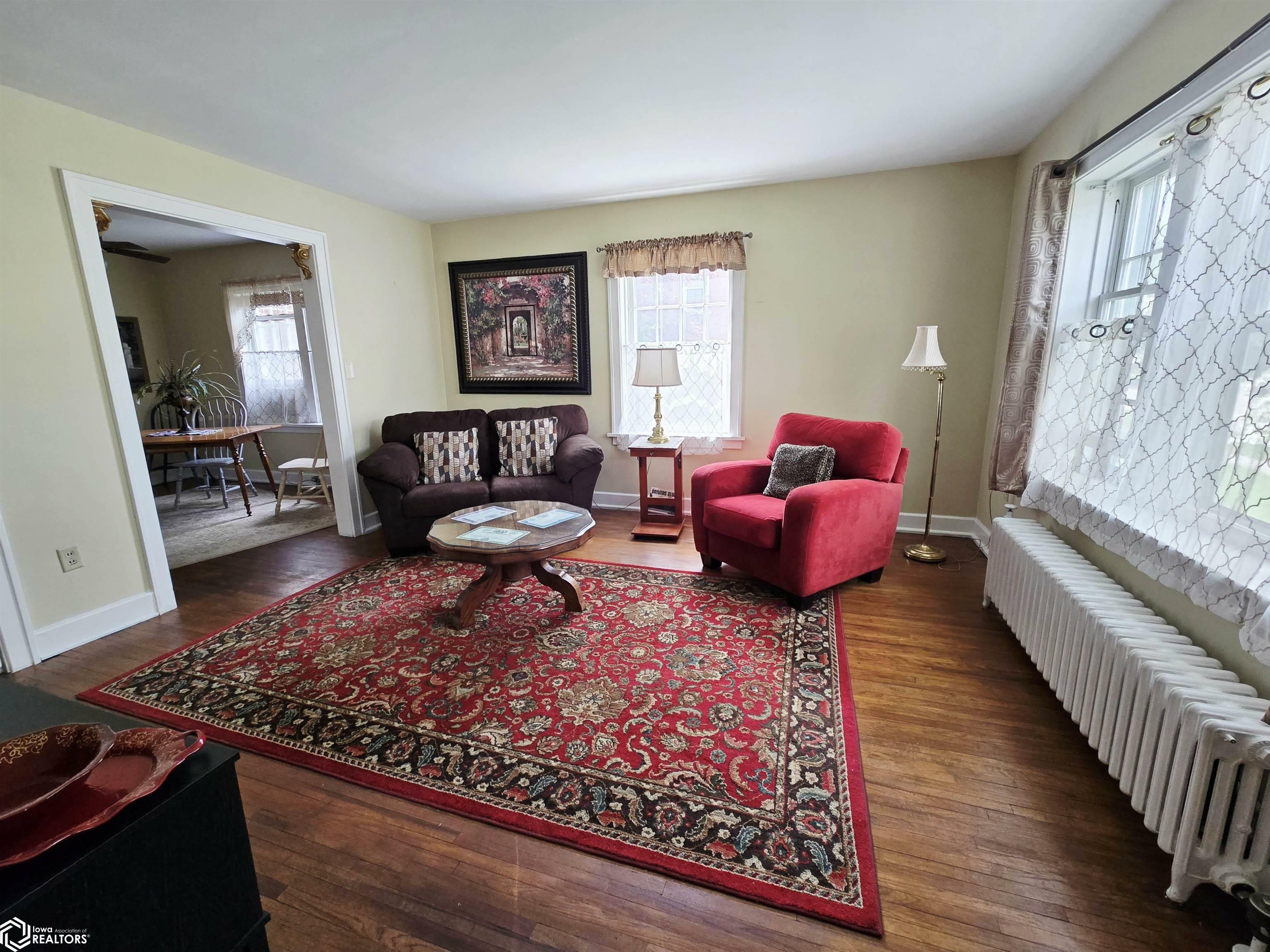 Property Photo: 718 Avenue E IA 52627