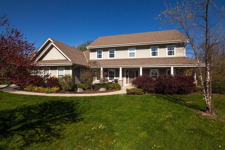 N66w12812 Corryton Ct  Menomonee Falls WI 53051 photo