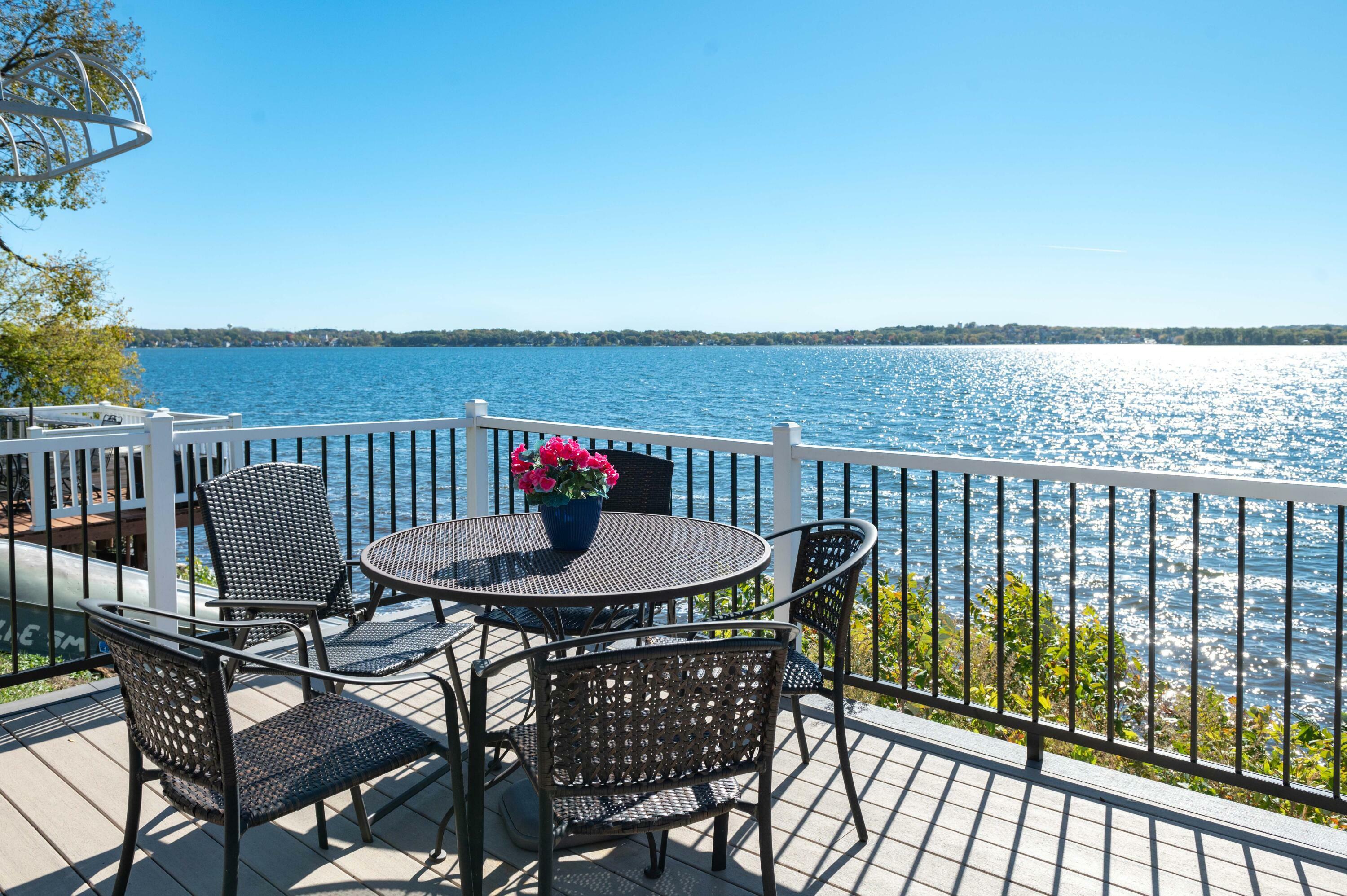 N39w27485 Hillside Grove Rd  Pewaukee WI 53072 photo