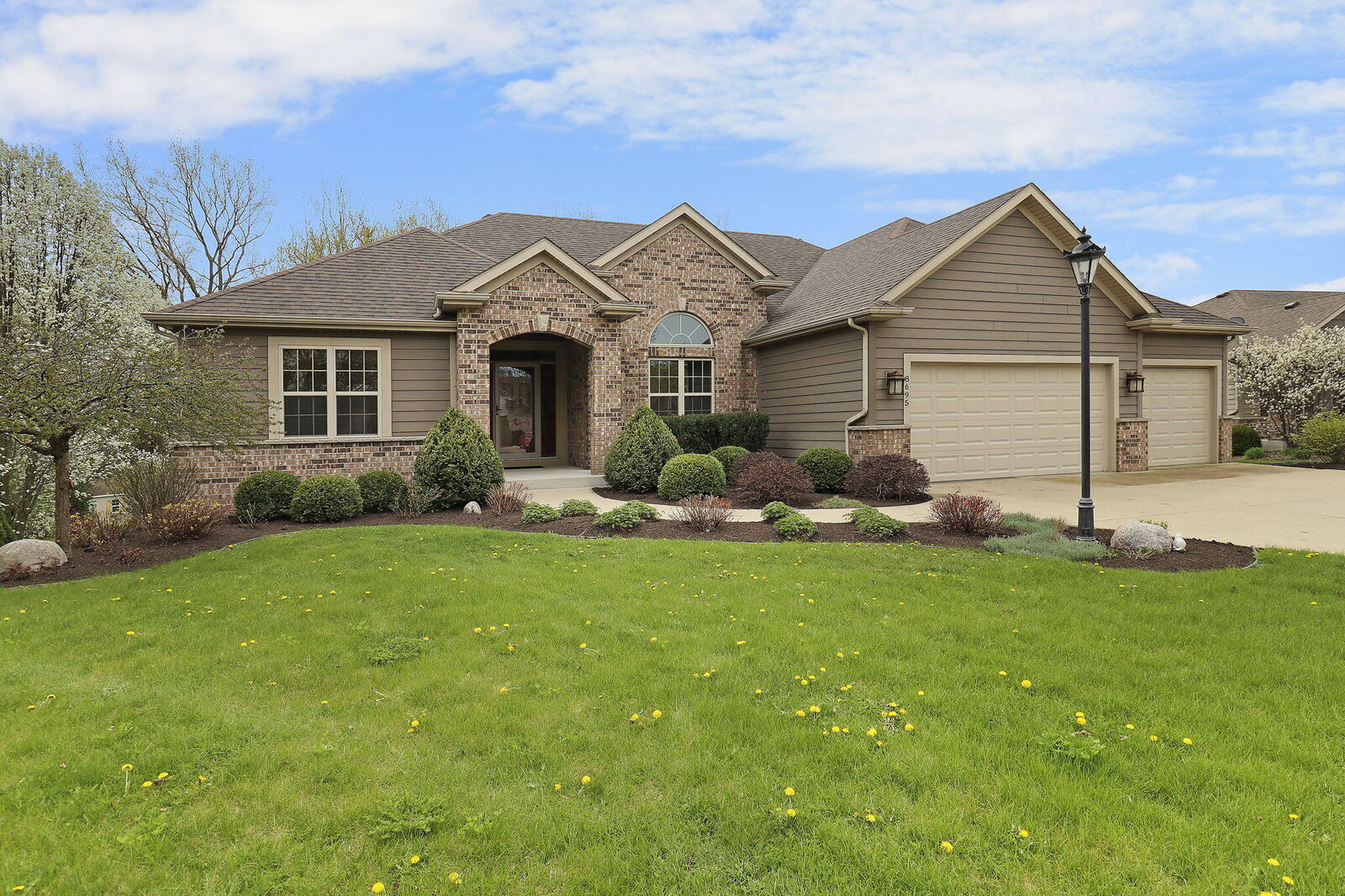 Property Photo:  8695 Chaucer Cir  WI 53104 