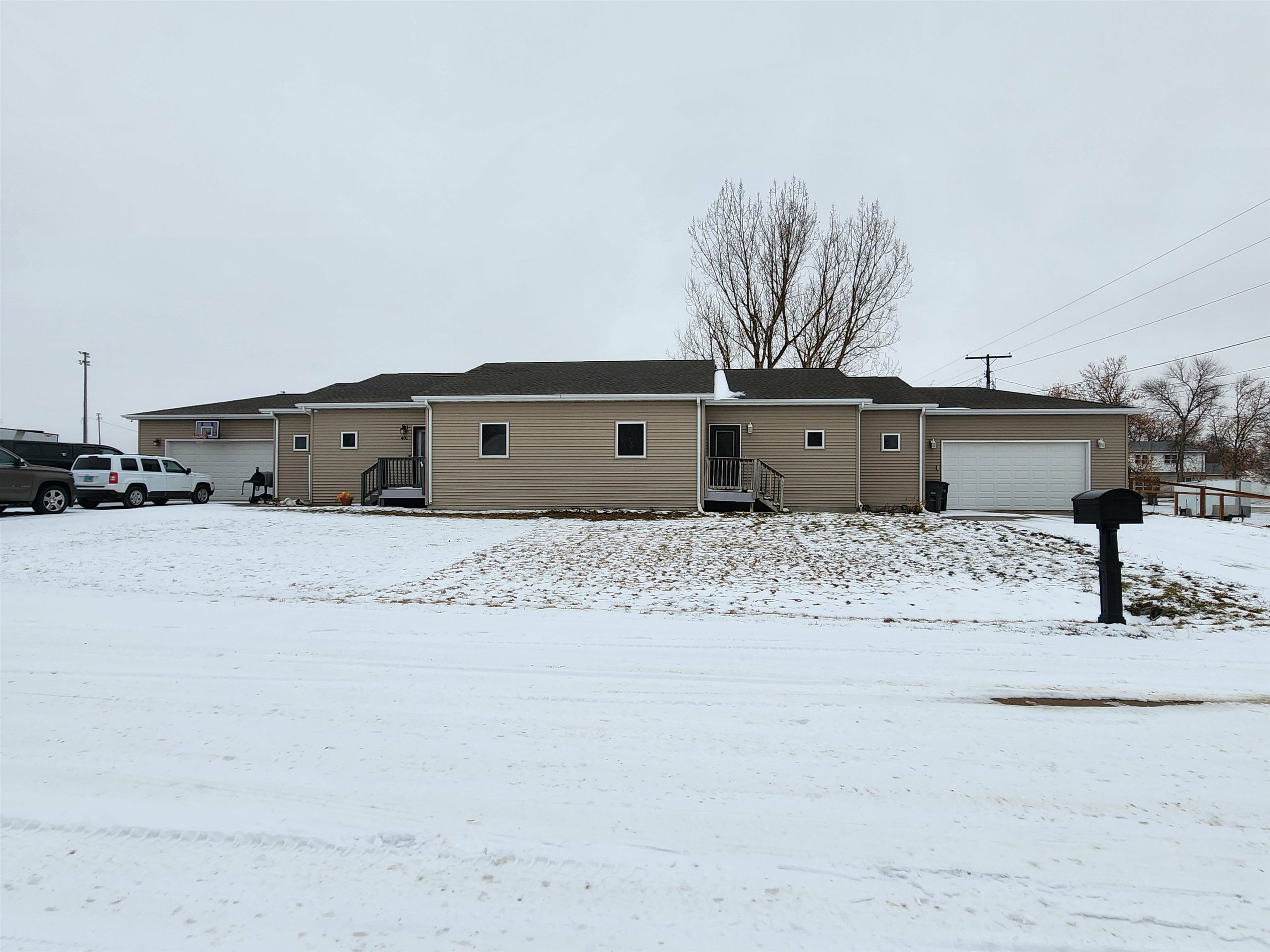 Property Photo: 401 1st Ave N ND 58740