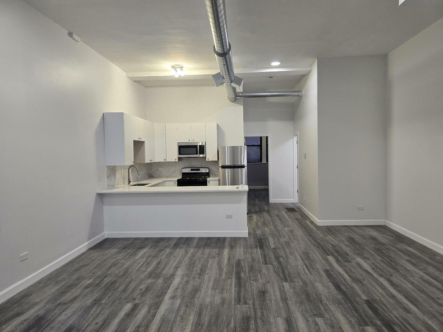 Property Photo: 6406 N Mozart Avenue 1 IL 60659