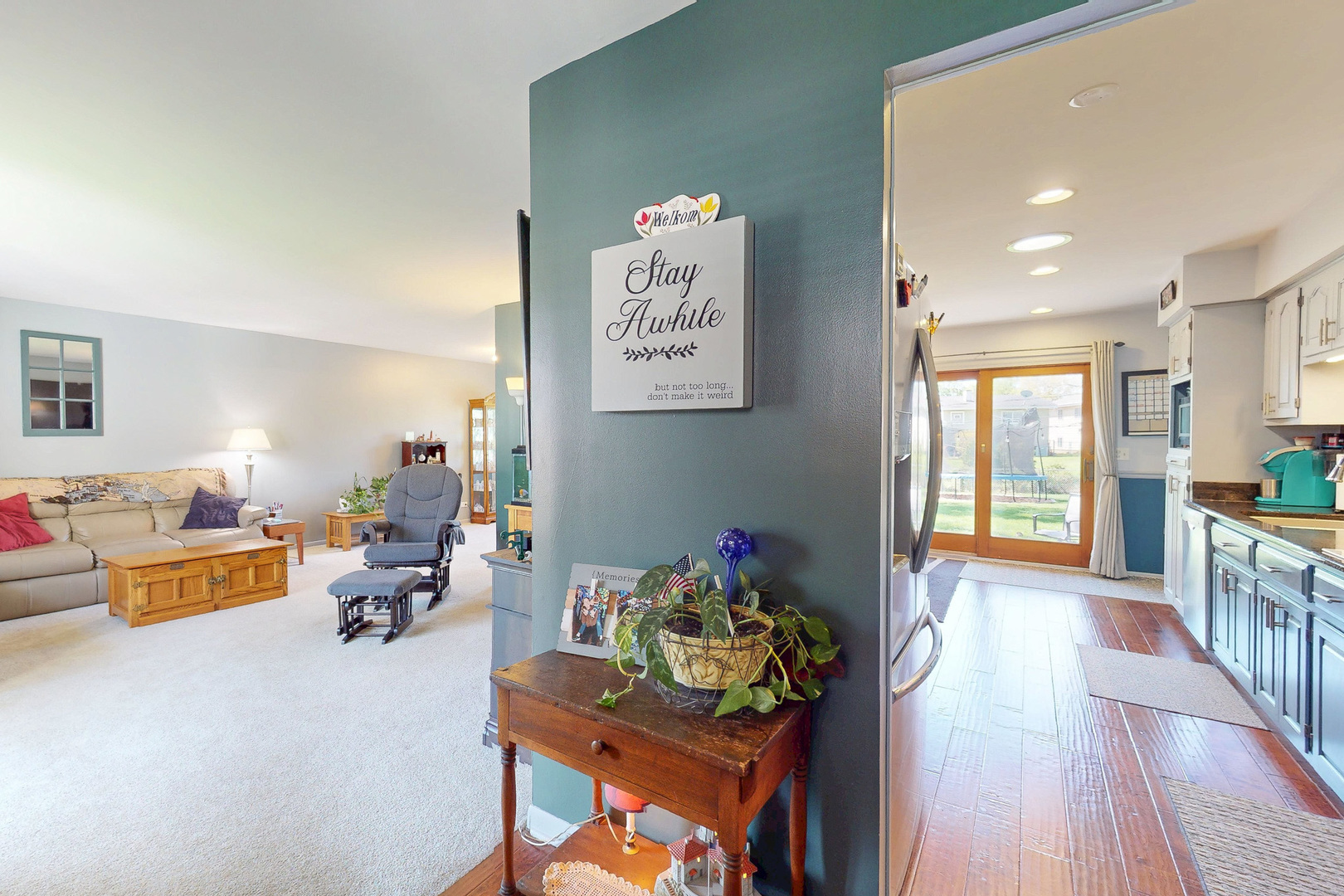 Property Photo: 82 Lombard Circle IL 60148