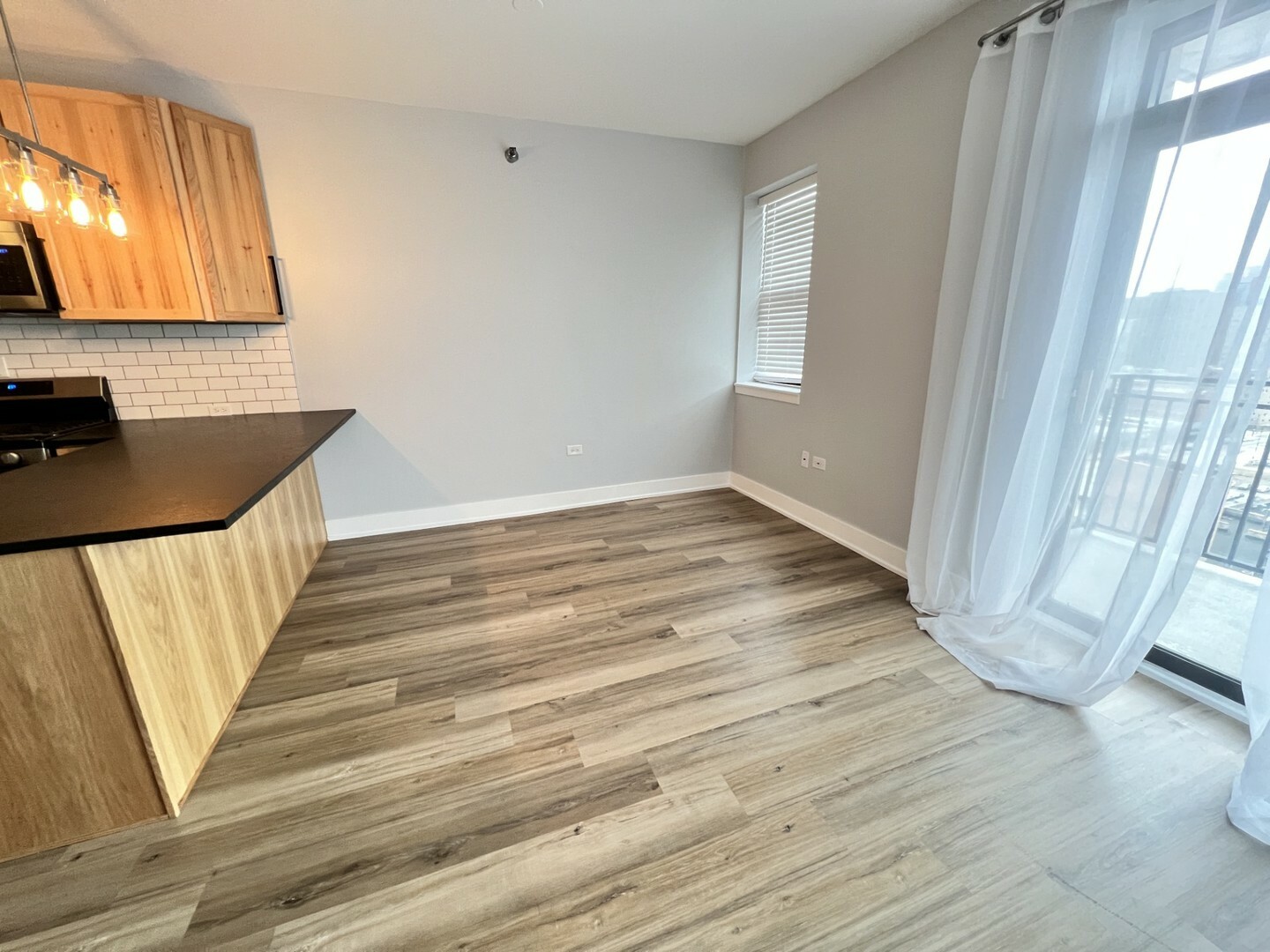 Property Photo: 1529 S State Street 16F IL 60605
