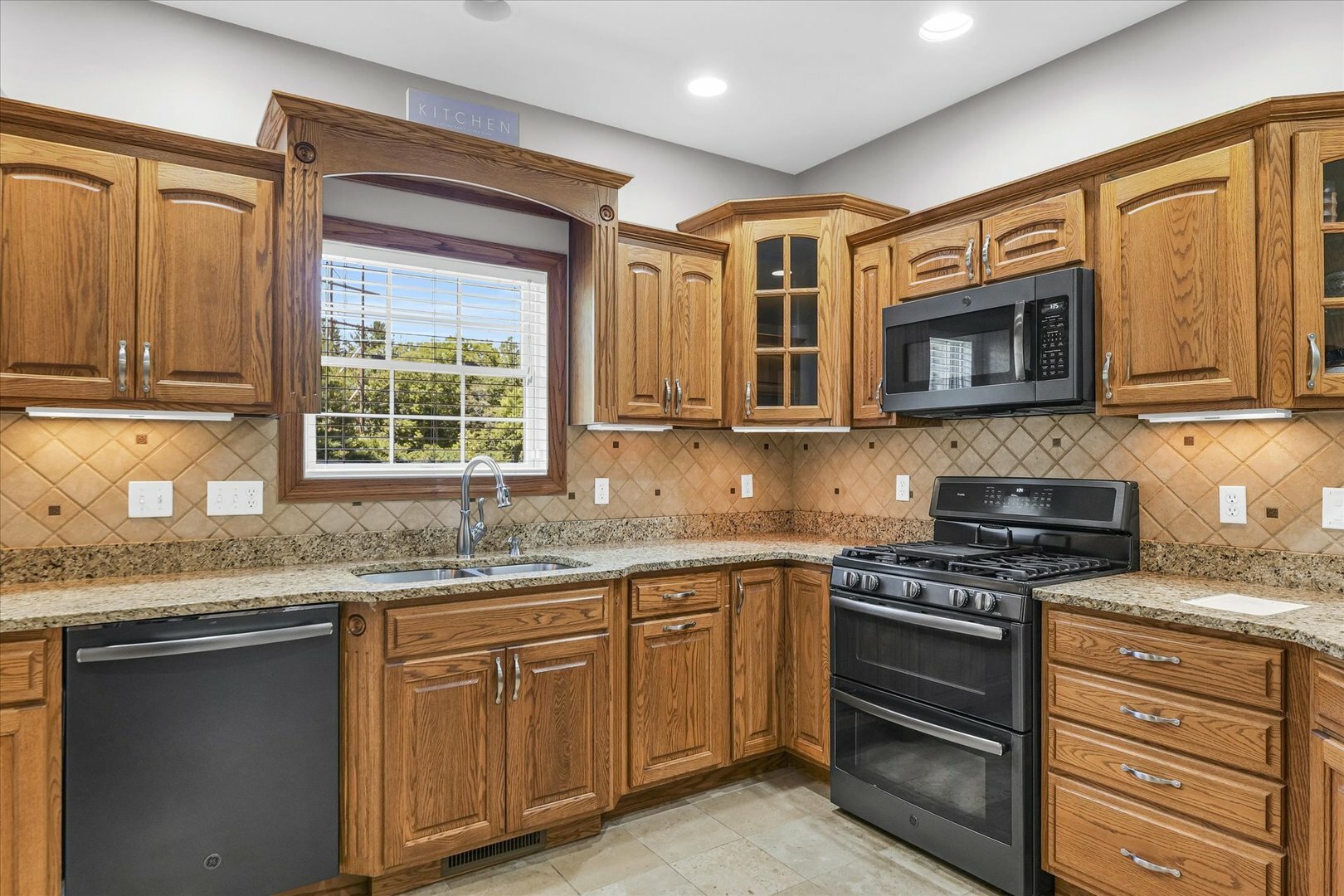 Property Photo:  1802 N Concord Lane  IL 61802 