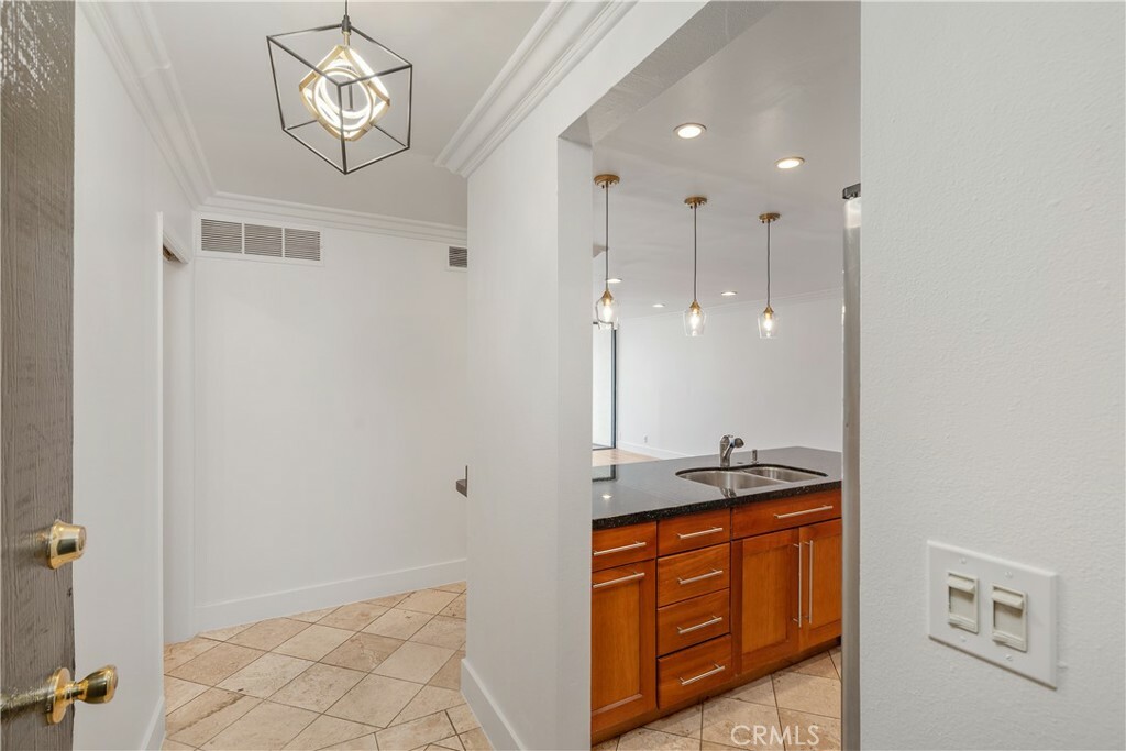 Property Photo: 911 N Kings Road 319 CA 90069