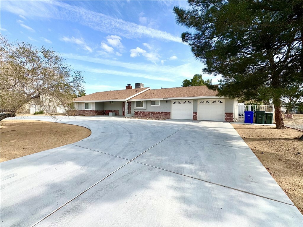 Property Photo: 19955 Shoshonee Road CA 92307