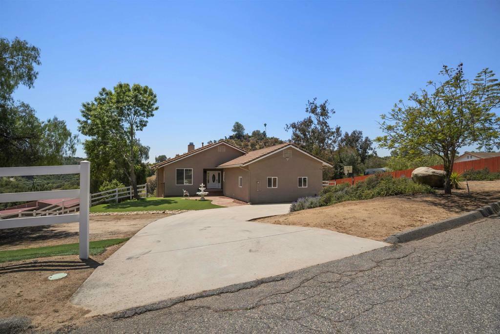Property Photo: 11112 Calgary Way CA 92082