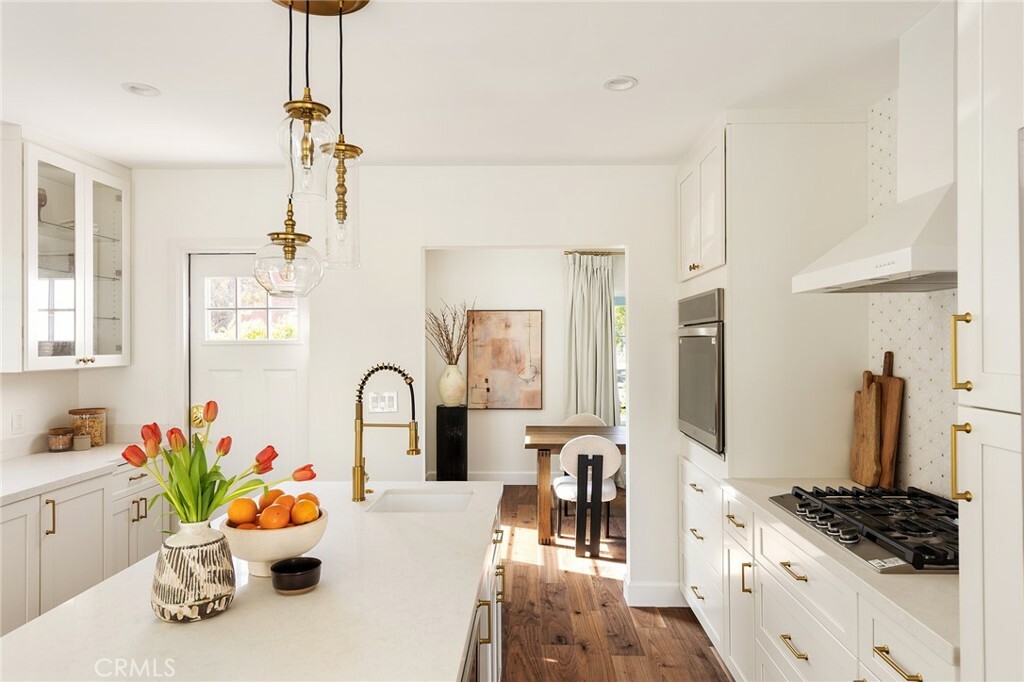Property Photo: 13310 Zanja Street CA 90066