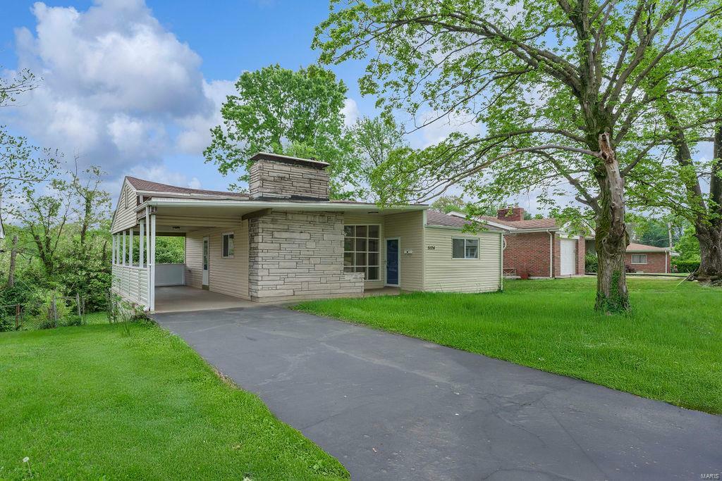 Property Photo: 5124 Rockingham Drive MO 63121