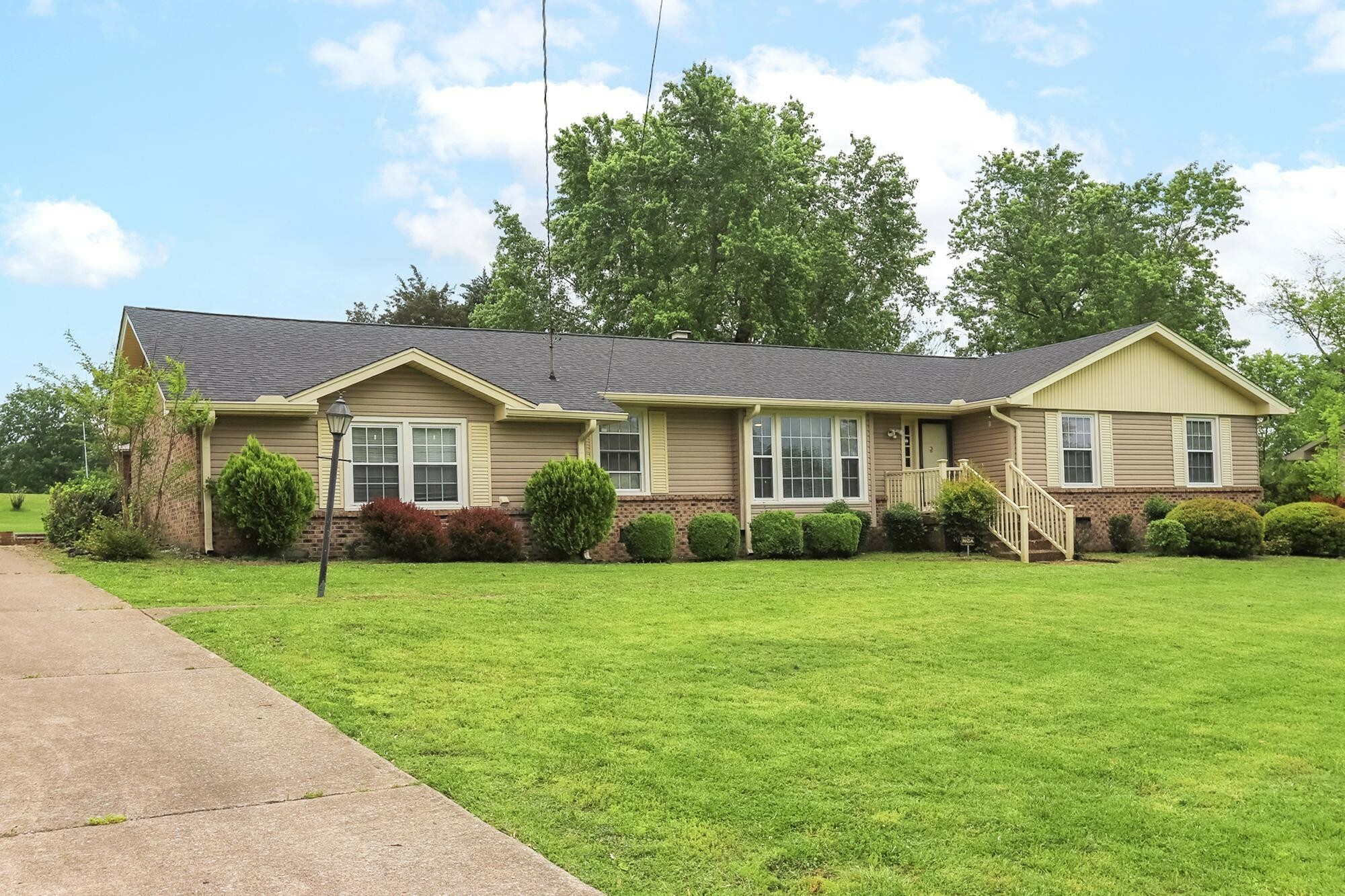 Property Photo: 505 W Angela Cir TN 37072
