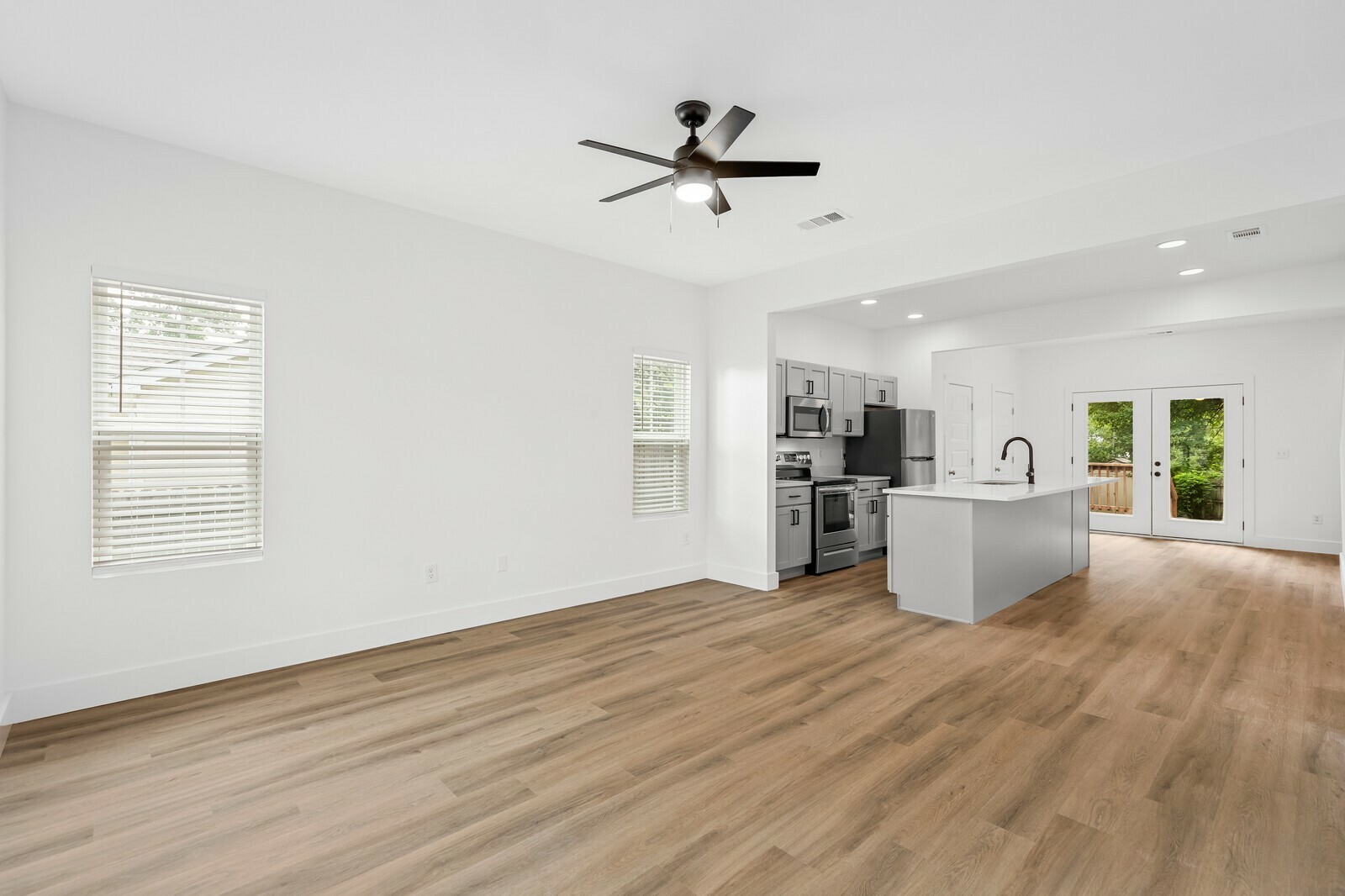 Property Photo: 530 Raymond St TN 37211