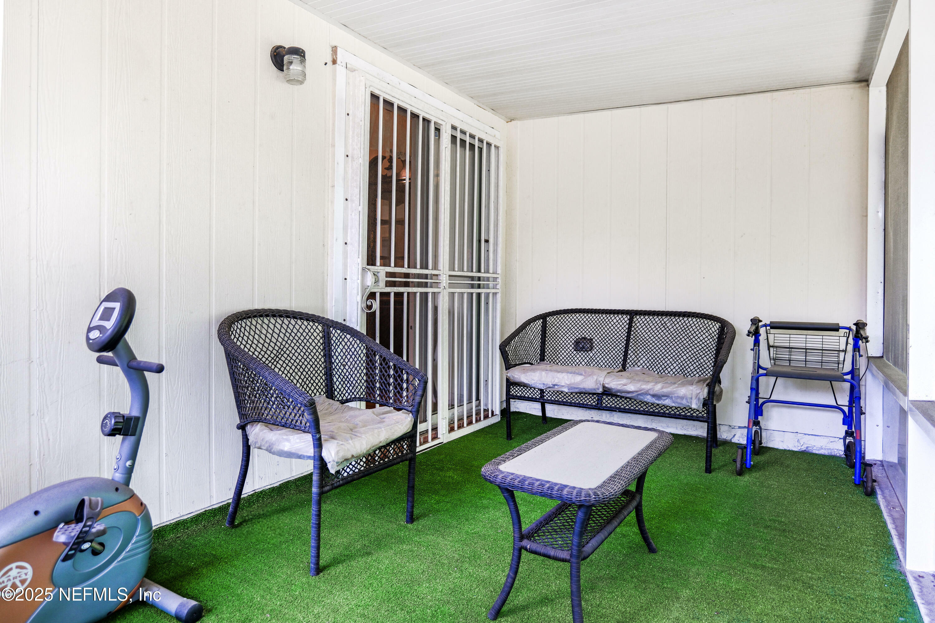 Property Photo: 3135 Sedona Trail FL 32208
