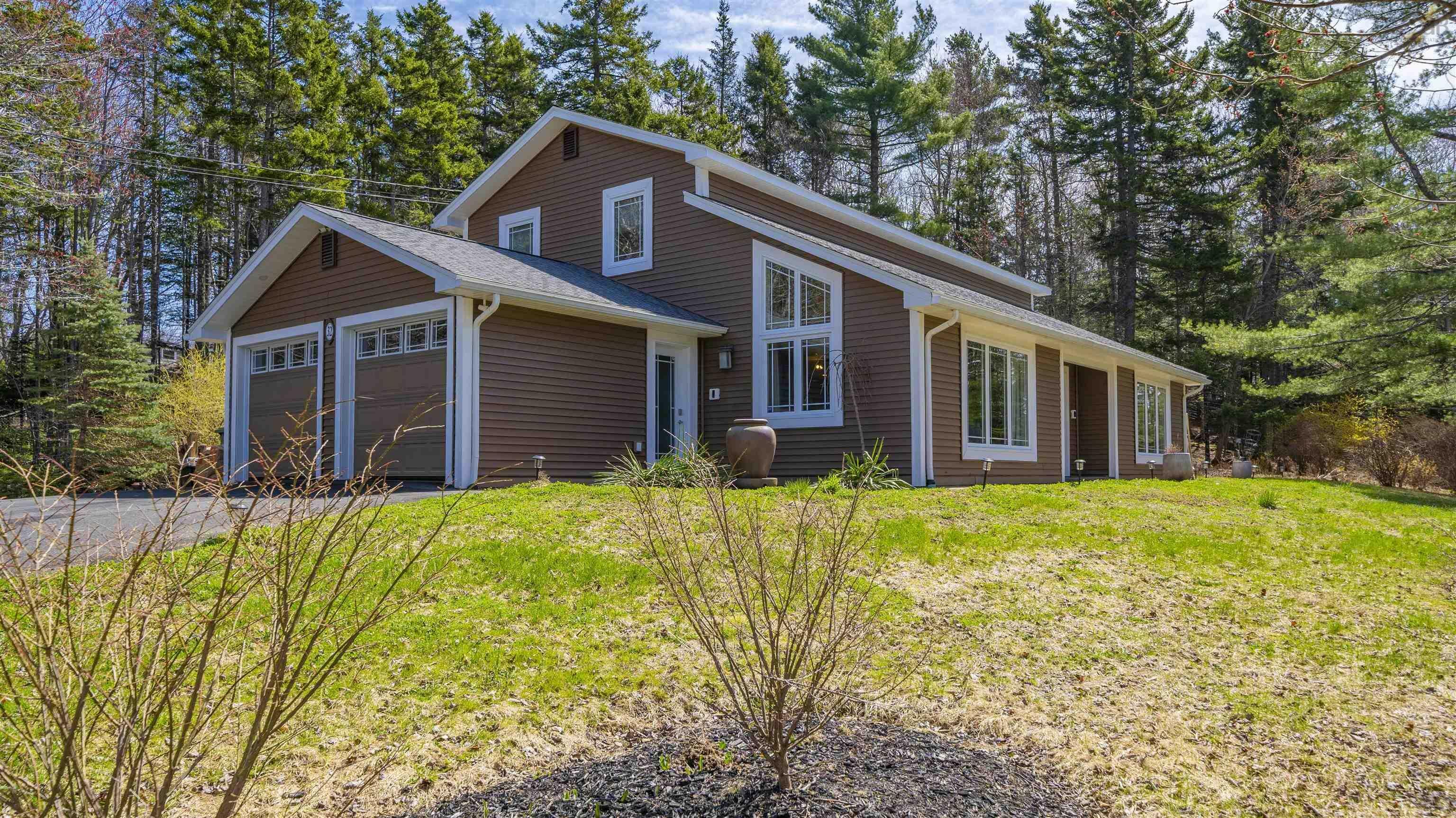 Property Photo: 32 Lakeland Street NS B4G 1A5