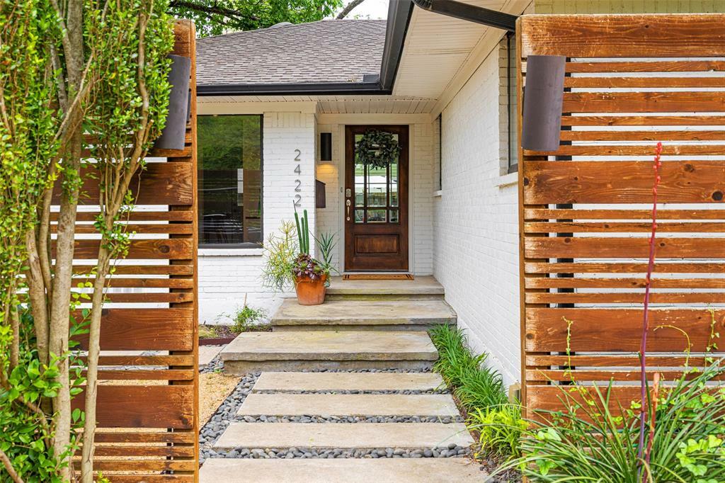 Property Photo: 2422 Loving Avenue TX 75214