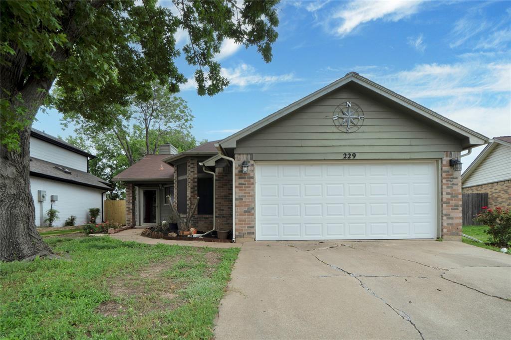 Property Photo:  229 Rodeo Drive  TX 76248 