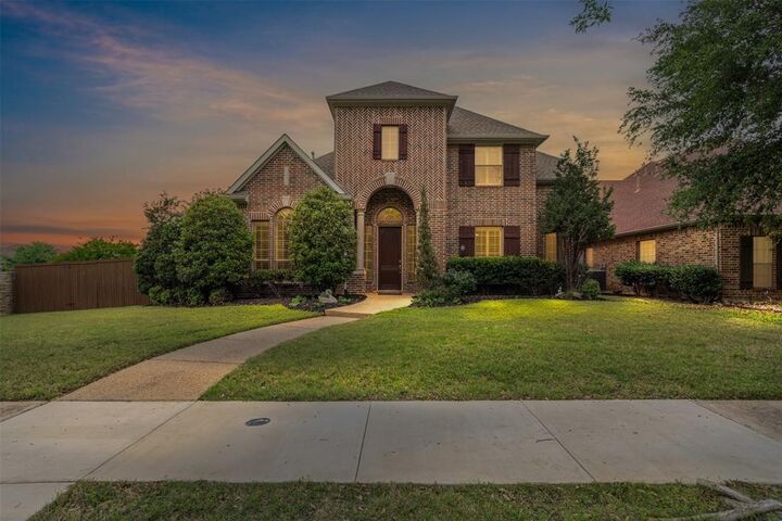 2241 Magic Mantle Drive  Lewisville TX 75056 photo