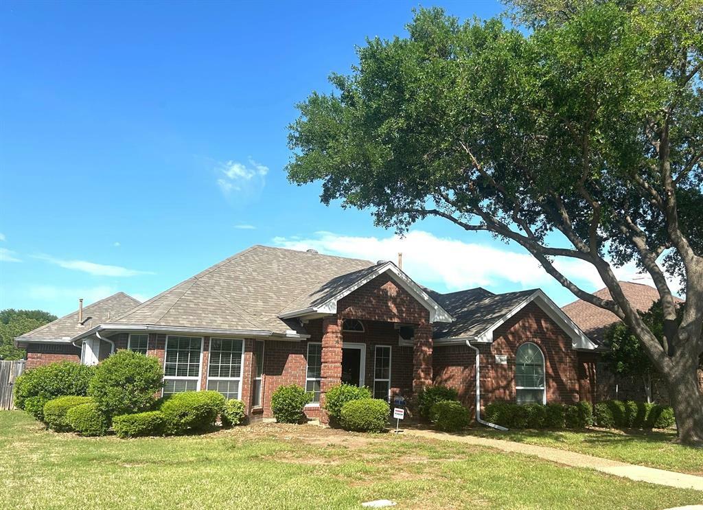Property Photo: 1561 Waterford Drive TX 75077