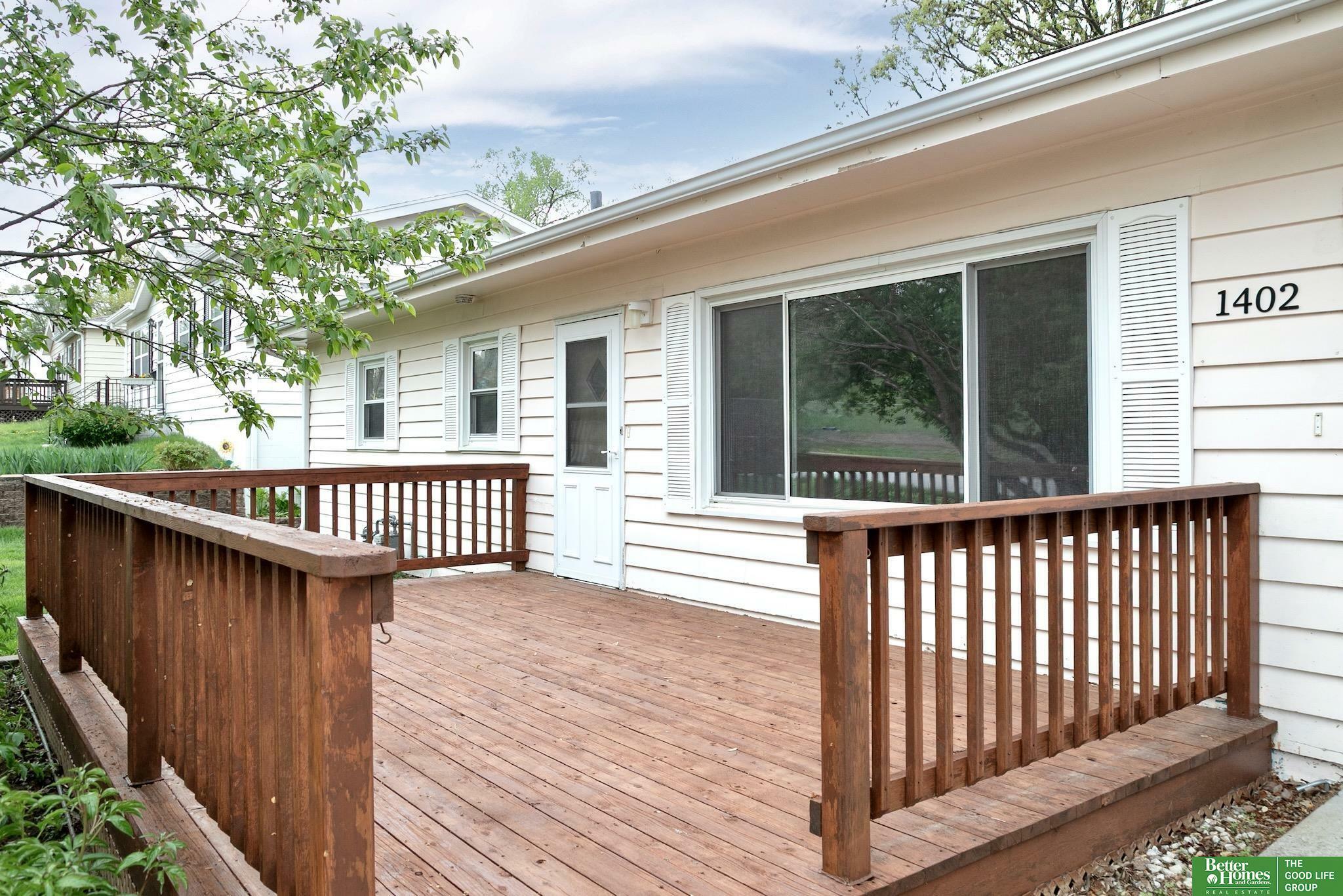 Property Photo: 1402 Lincoln Road NE 68005