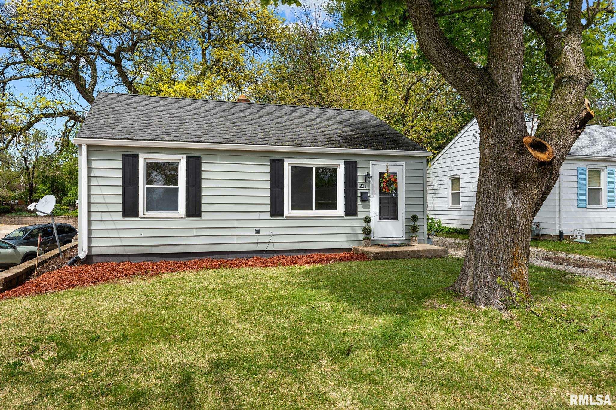 211 E Lake Avenue  Peoria IL 61614 photo