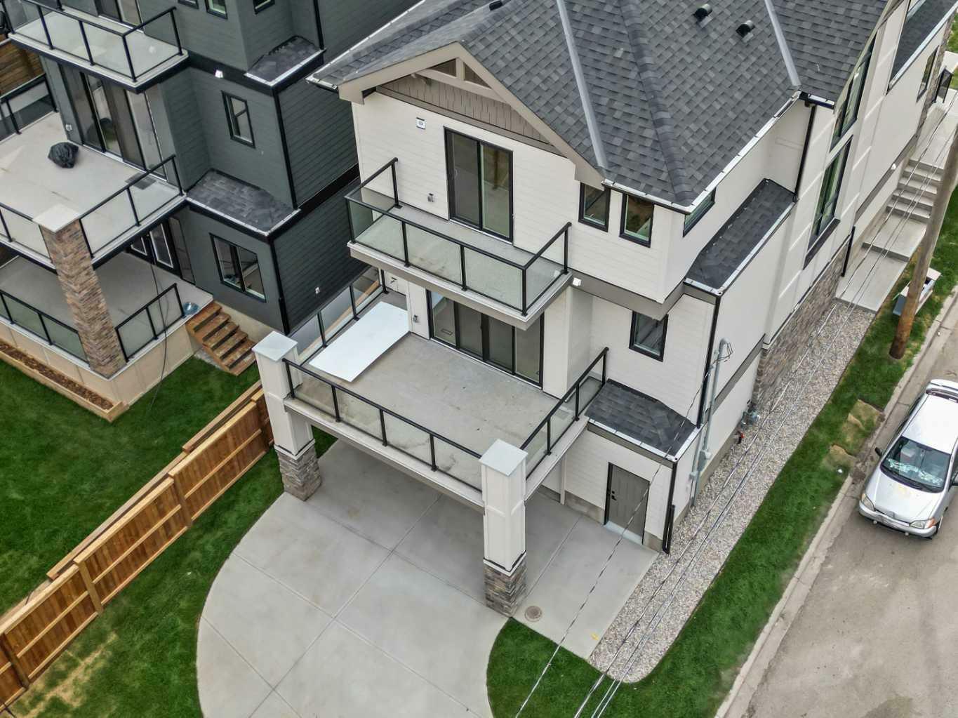 Property Photo: 1516 22 Avenue SW AB T2T 0R5