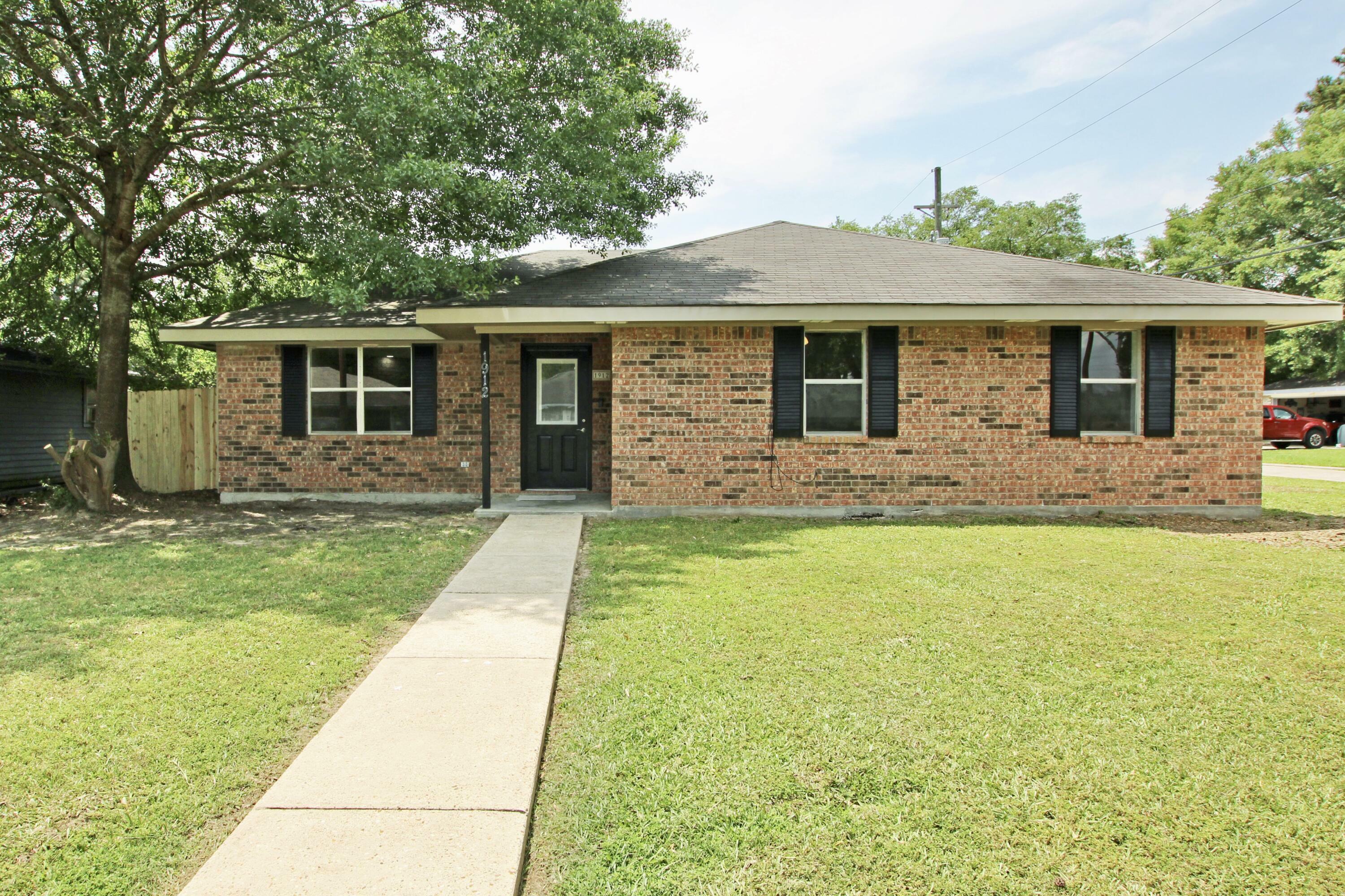 Property Photo: 1912 Carol St LA 70659