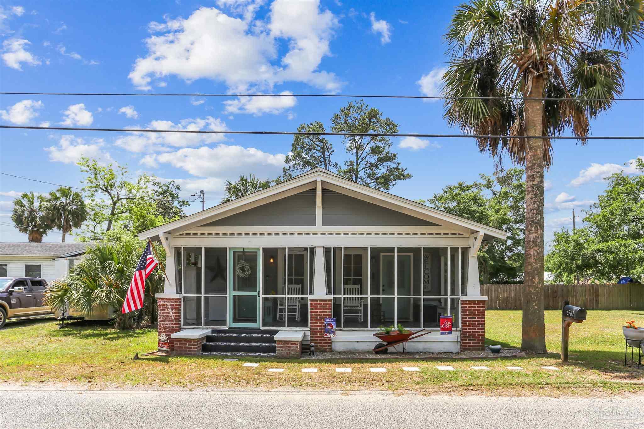 Property Photo: 6787 Margaret St FL 32570