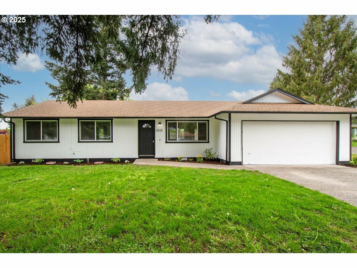 Property Photo: 3608 NE 135th Ave WA 98682