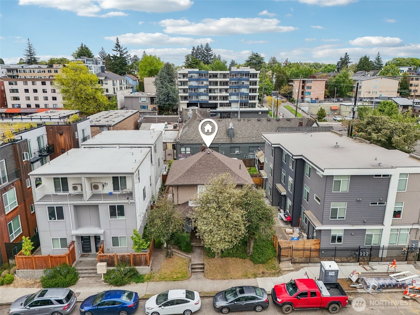 5208  Brooklyn Avenue NE  Seattle WA 98105 photo