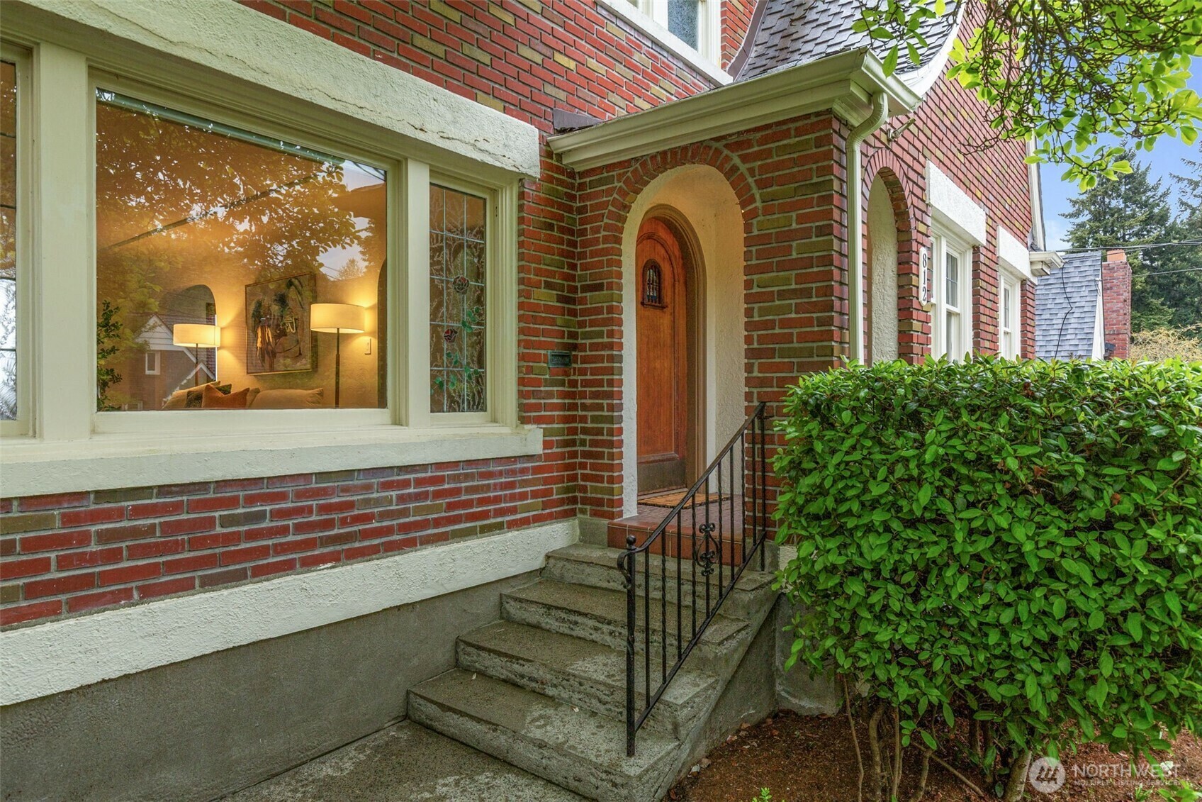Property Photo: 812 W Barrett Street WA 98119