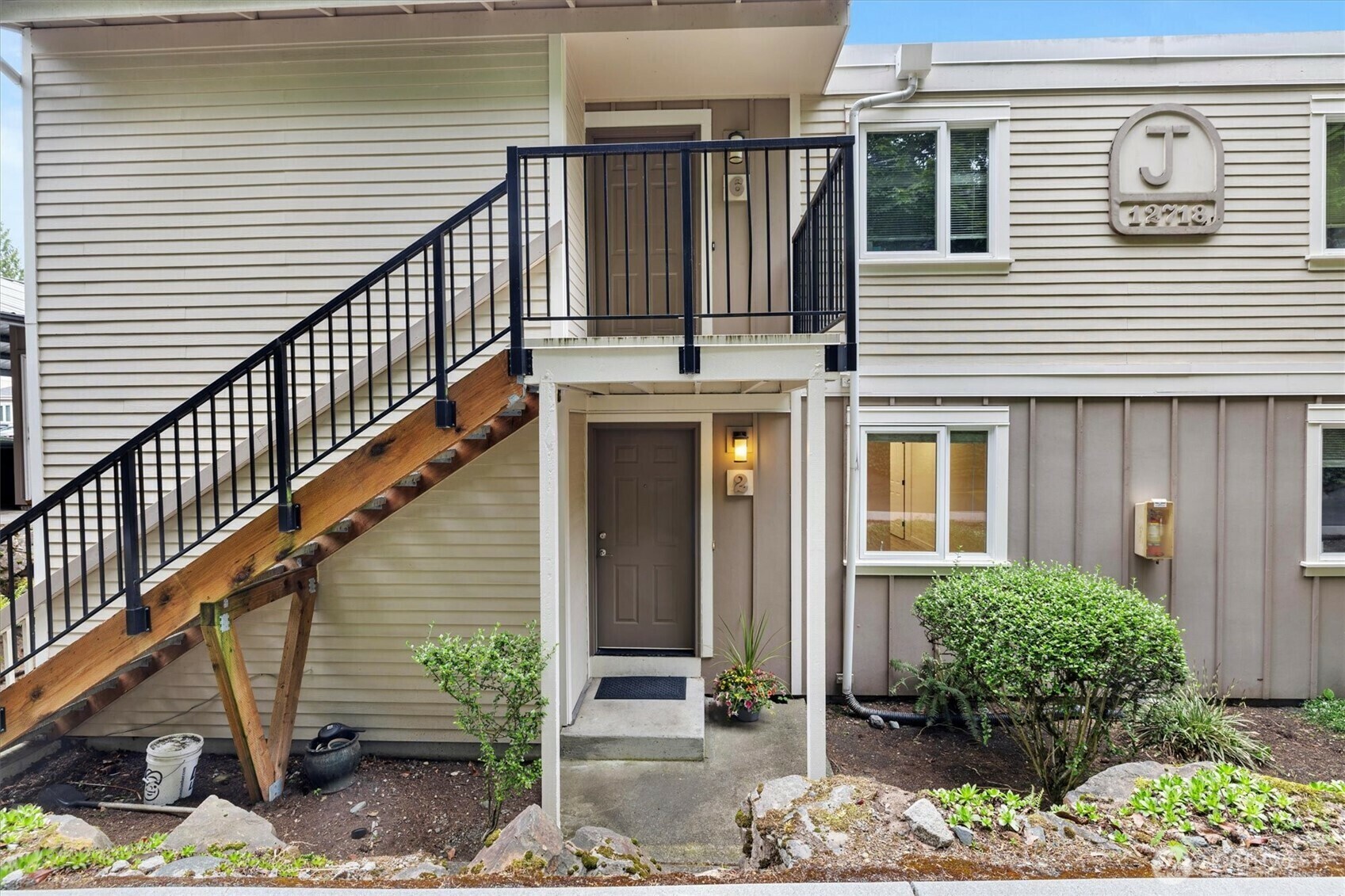 Property Photo: 12718 NE 120th Street J-2 WA 98034