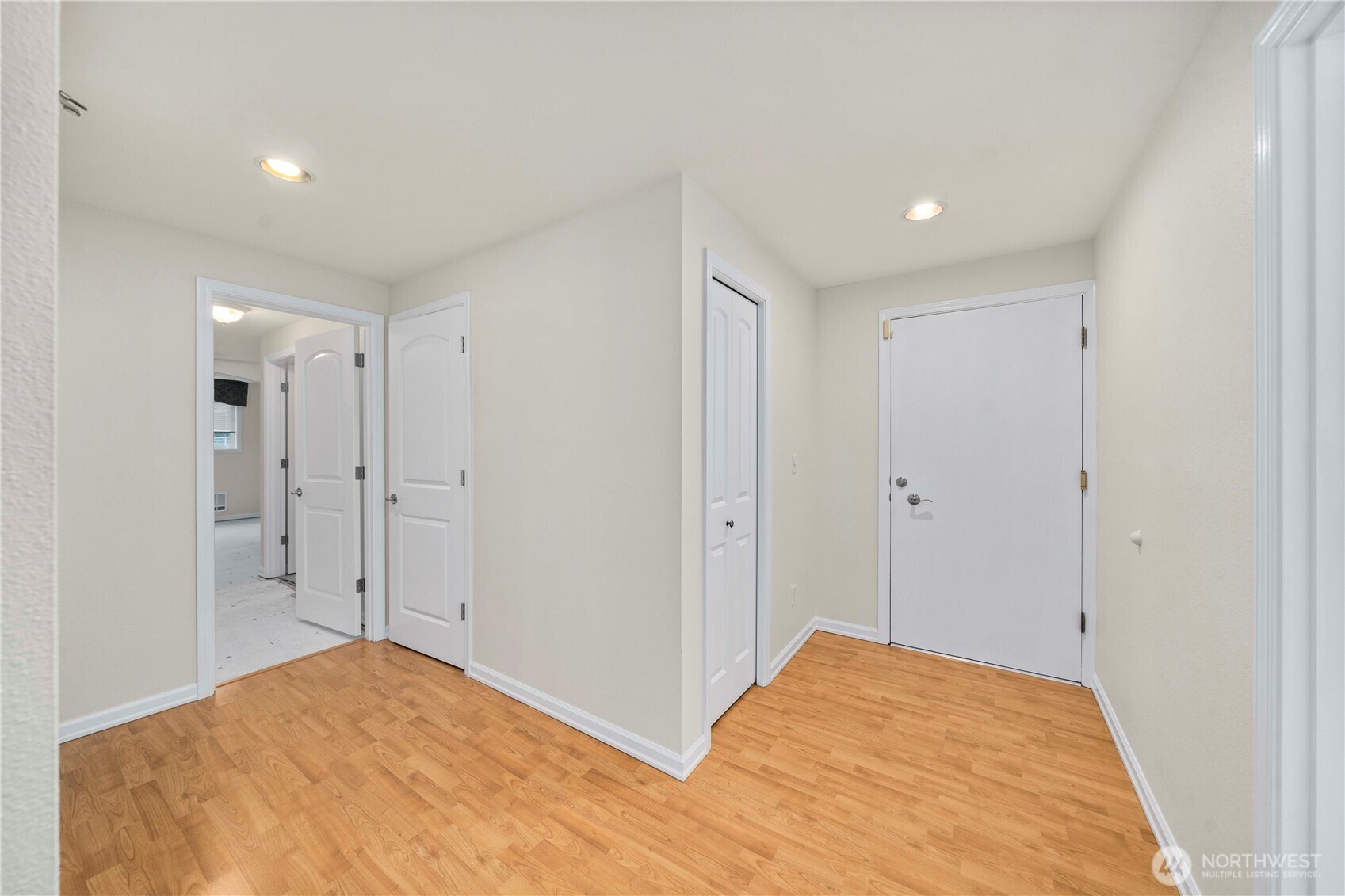 Property Photo:  7503  212th Street SW B102  WA 98026 