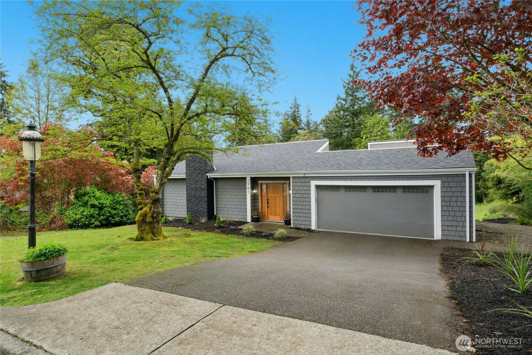 Property Photo: 2901 124th Place NE WA 98005