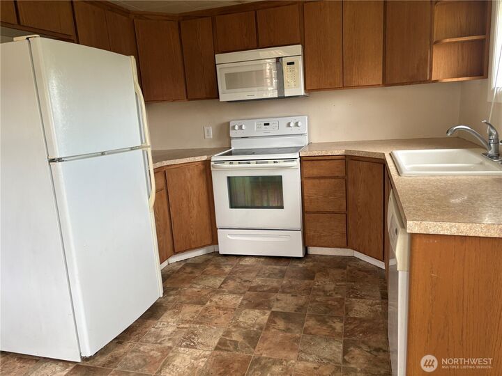 Property Photo: 1207 N 13th Avenue WA 98626