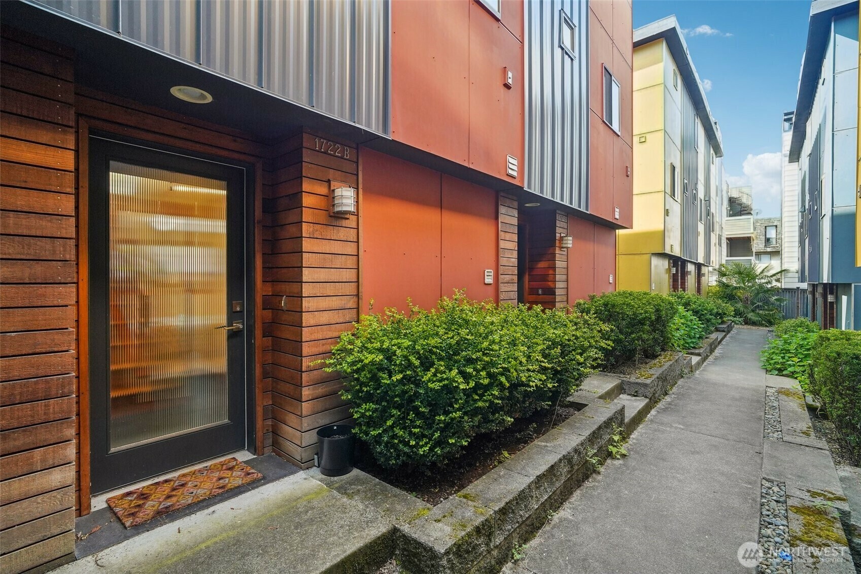Property Photo:  1722  California Avenue SW B  WA 98116 