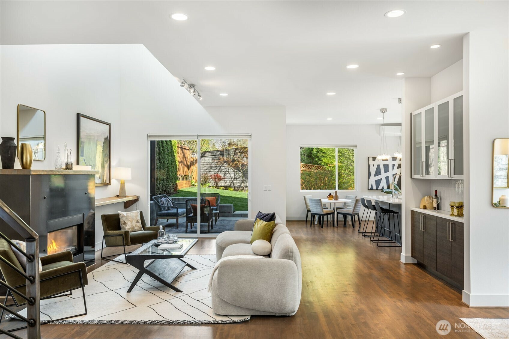 Property Photo: 2312 E Thomas Street WA 98112