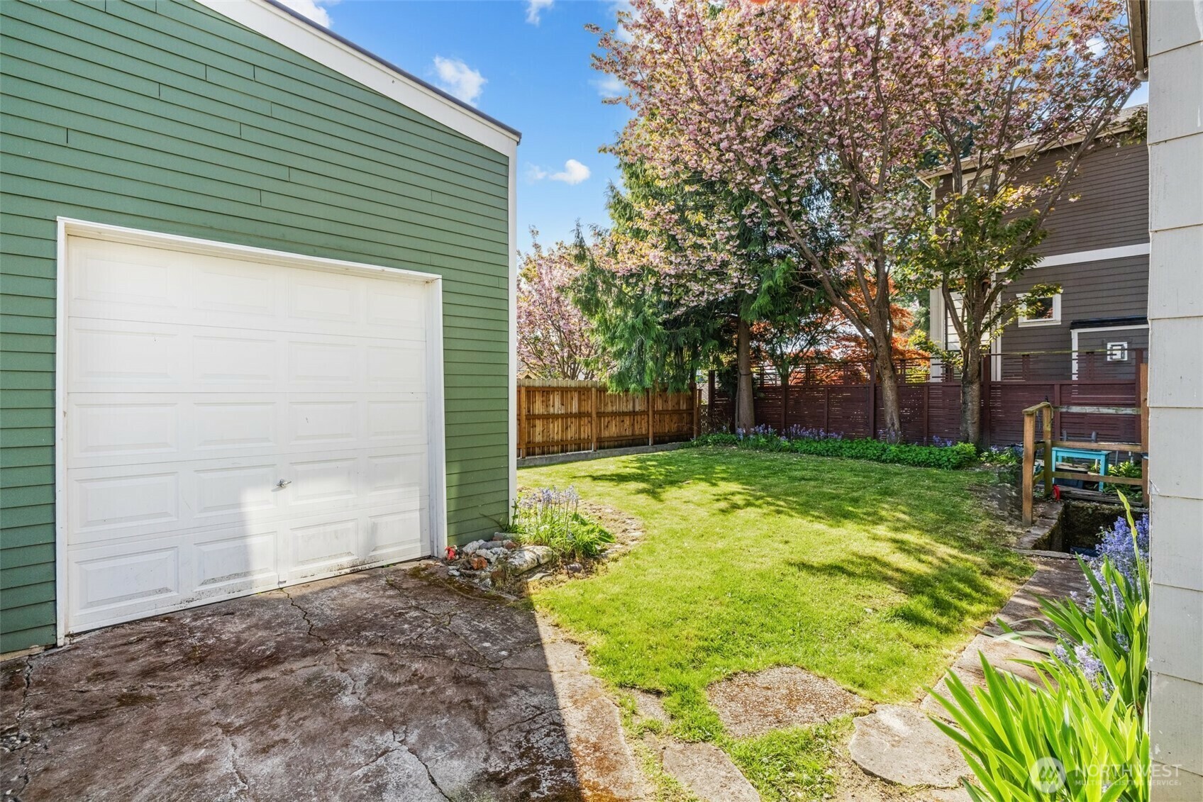 Property Photo: 6744 Jones Avenue NW WA 98117