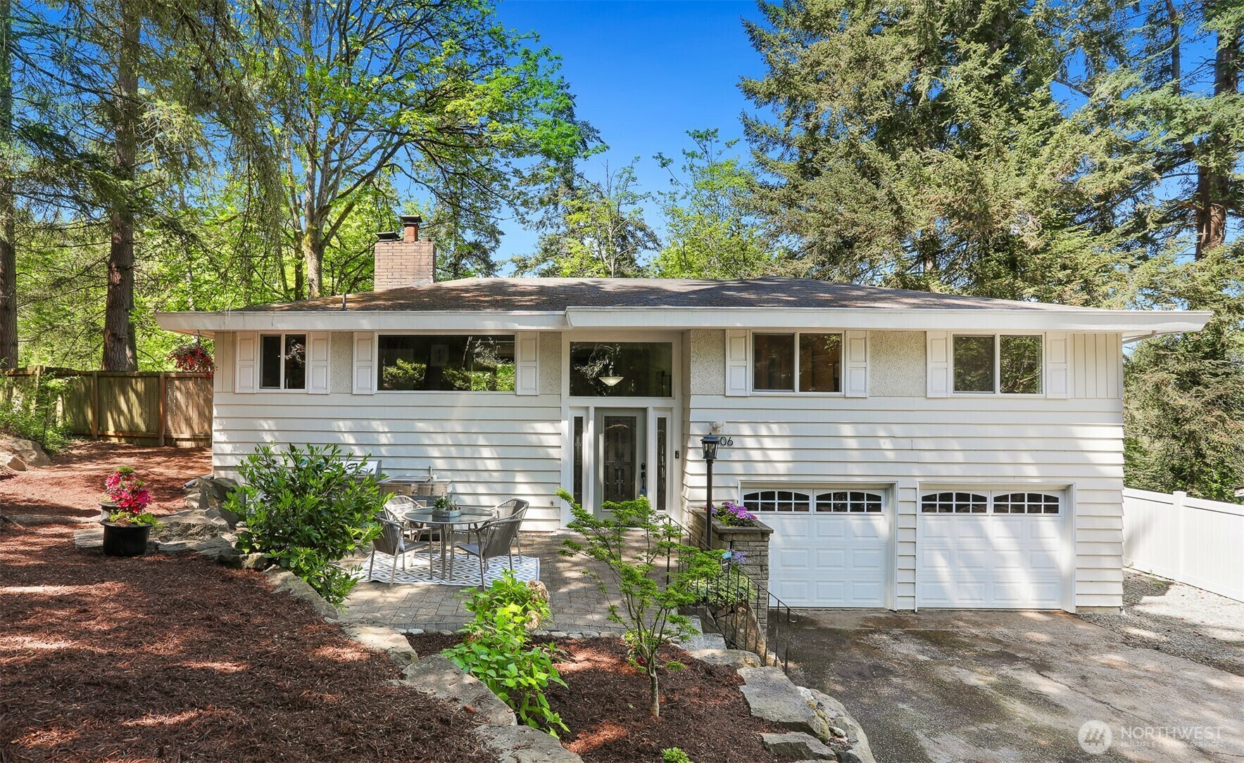 Property Photo: 15506 Juanita Drive NE WA 98028