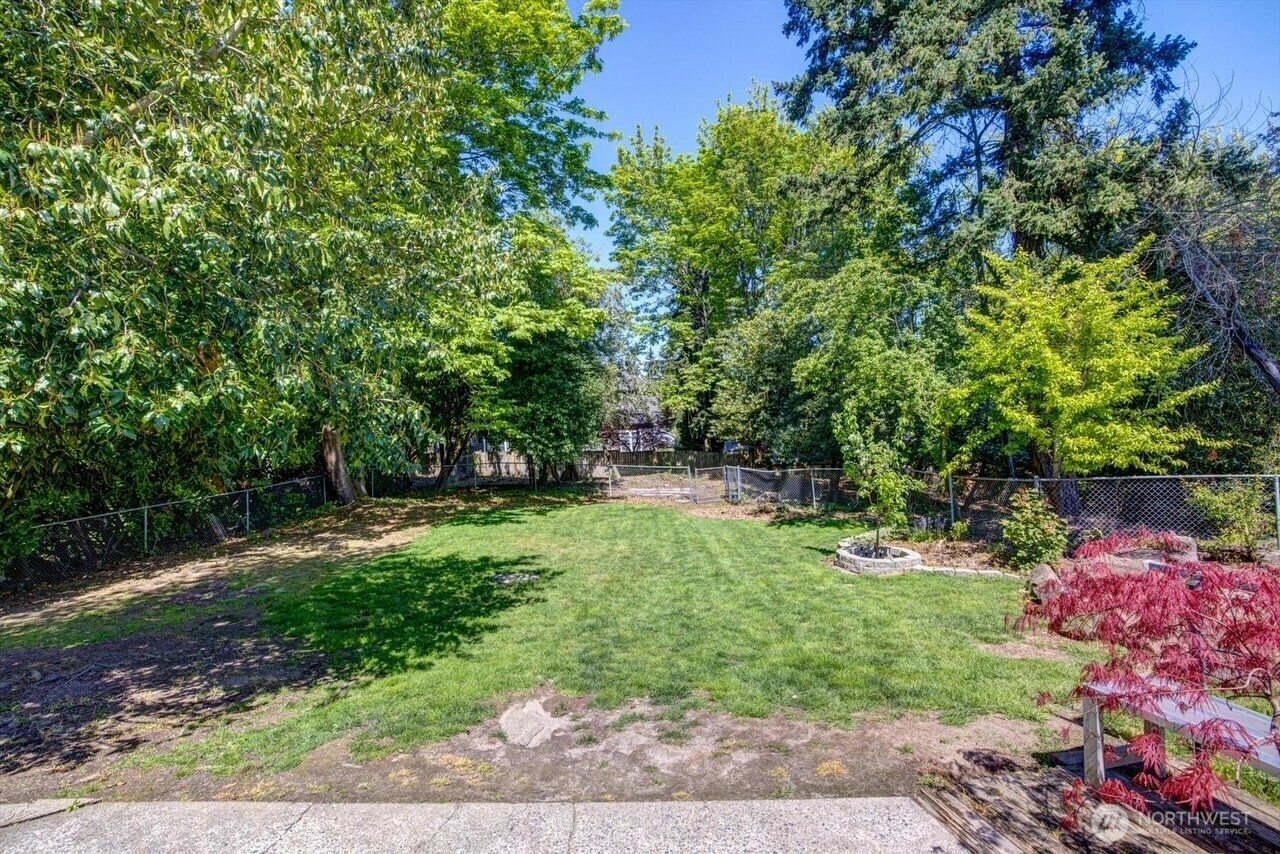 Property Photo:  8836 SE 39th Street  WA 98040 