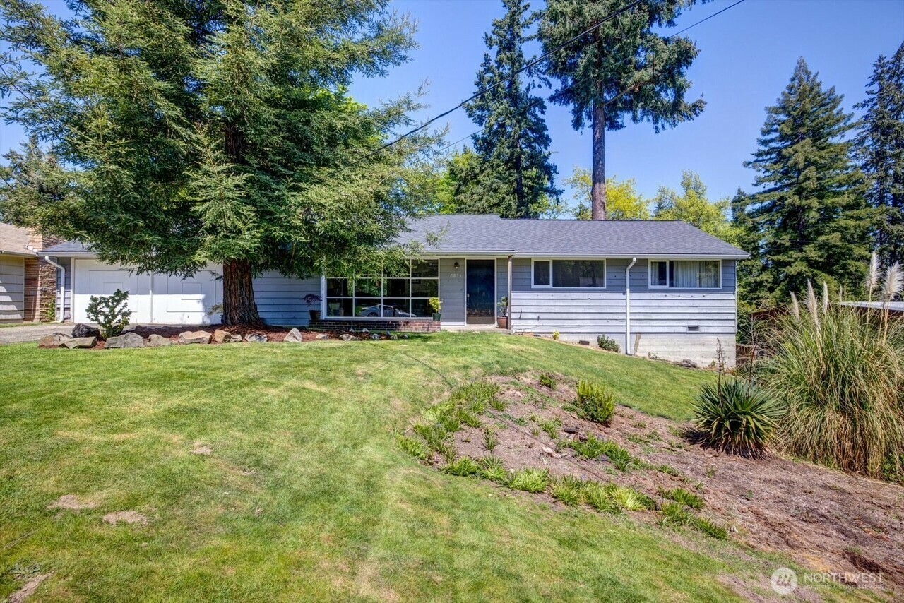 Property Photo: 8836 SE 39th Street WA 98040