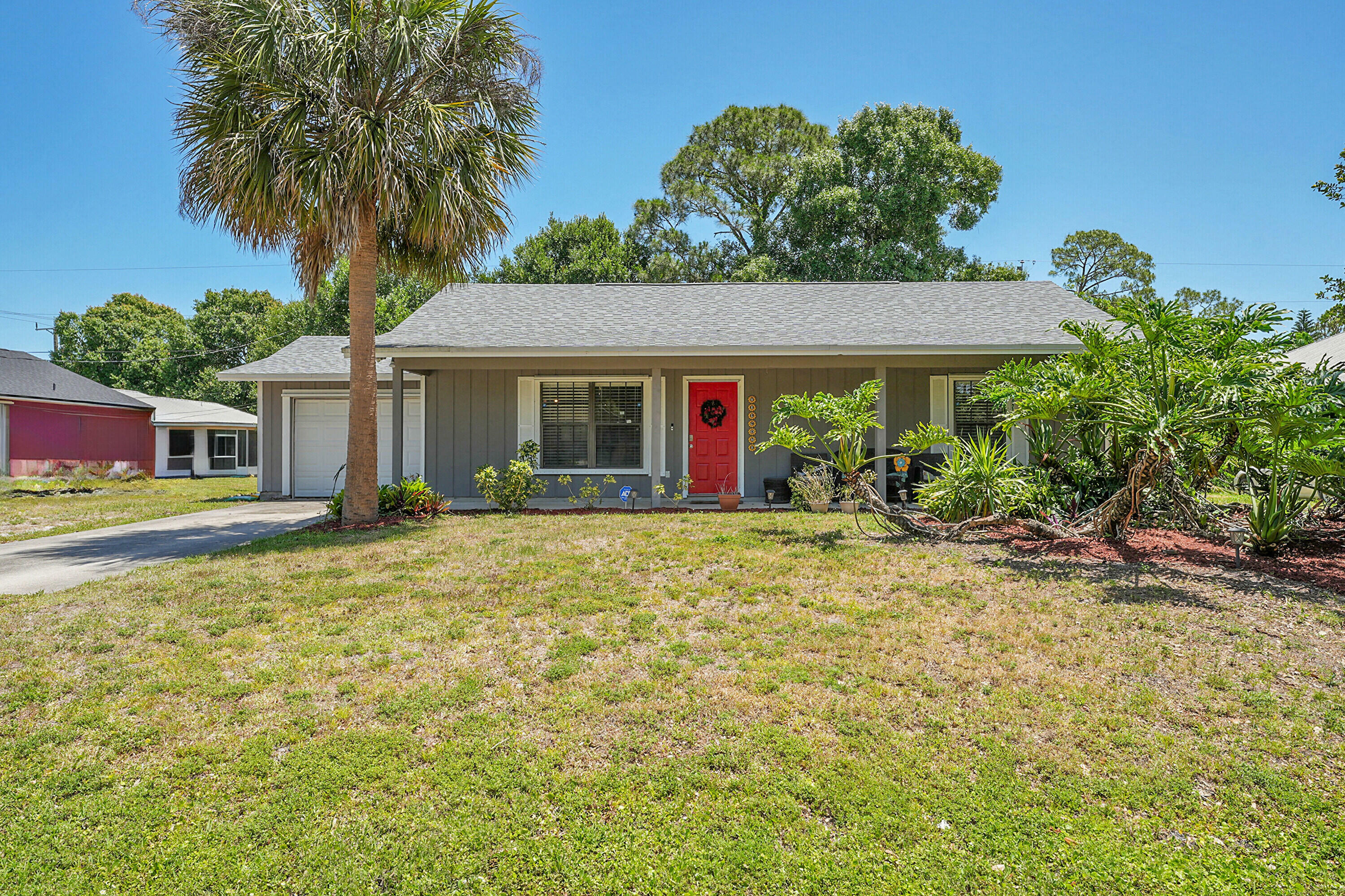 Property Photo: 1420 18th Avenue SW FL 32962
