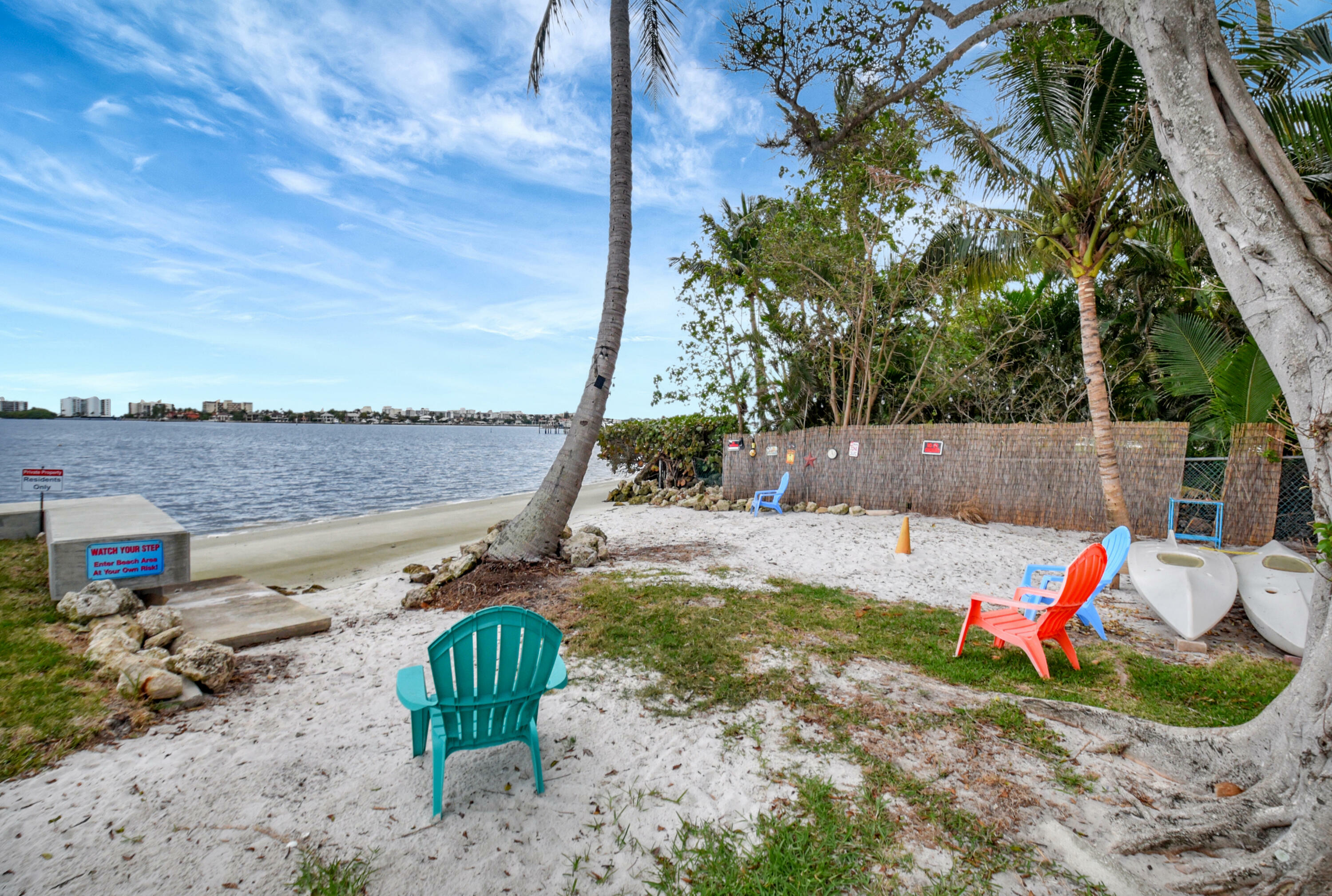Property Photo: 1516 S Lakeside Drive 307 FL 33460