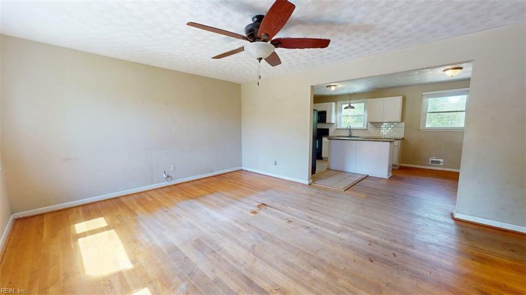 Property Photo: 3706 Bamboo Rd VA 23703