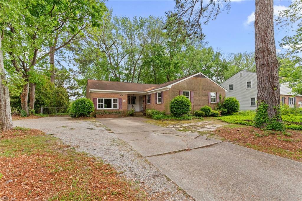 Property Photo: 98 Saint Croix Dr VA 23602