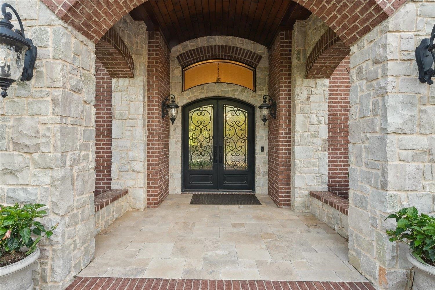 Property Photo: 10801 E Glengate Cir KS 67206