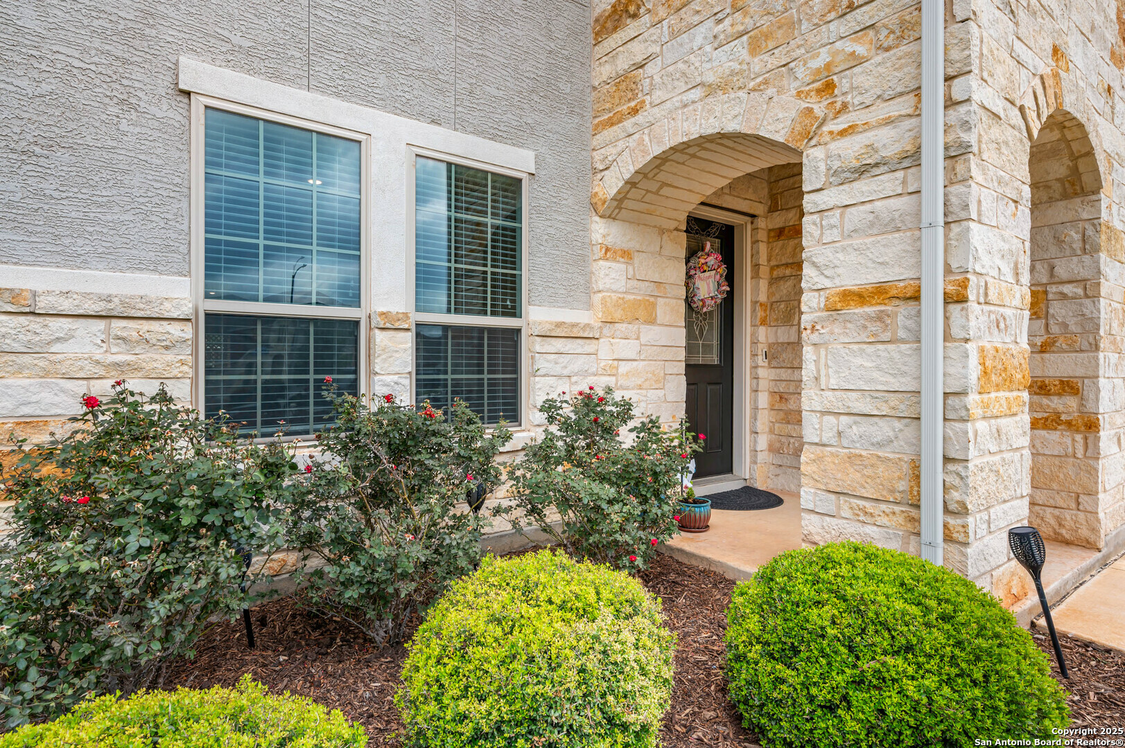 Property Photo: 19215 Rose Cove TX 78259